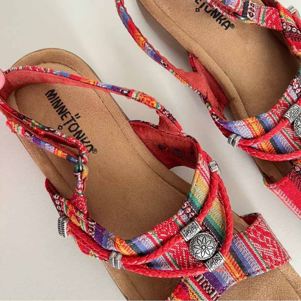 Minnetonka Red Multicolor Fabric Sandals – Size 10N - Picture 4 of 6